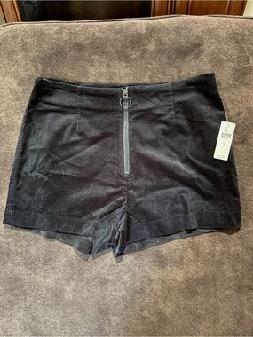 Mauve Black High-Waist Corduroy Shorts with Ring Zip